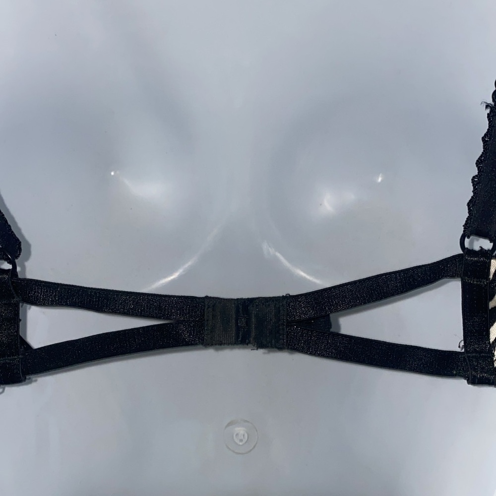 Smart and Sexy zebra print bra 34C black white, silky black lace scalloped edge - Picture 3 of 6
